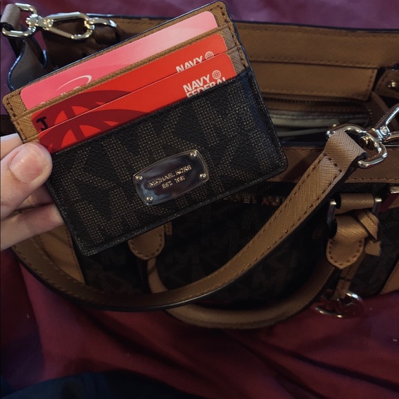 Michael Kors cross body handbag - Picture 7 of 8